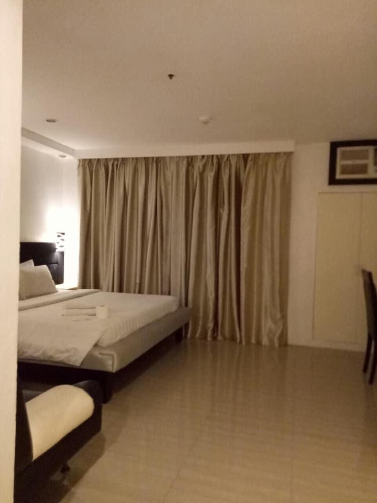 ดรากอนลิงค์ สวีท Hotel Makati City ภายนอก รูปภาพ