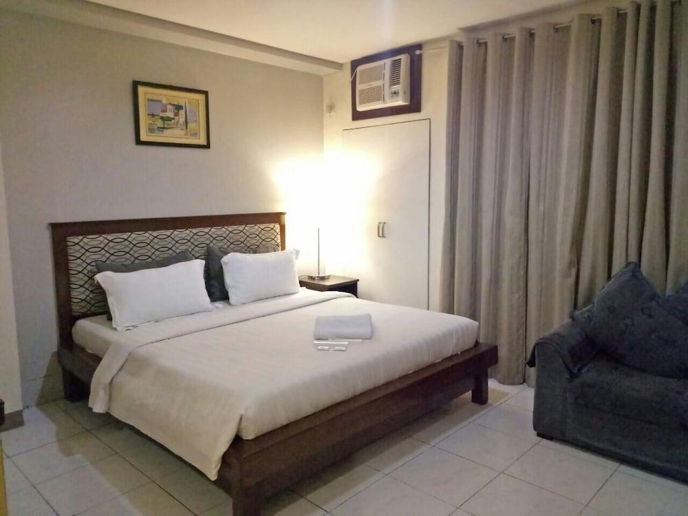 ดรากอนลิงค์ สวีท Hotel Makati City ภายนอก รูปภาพ