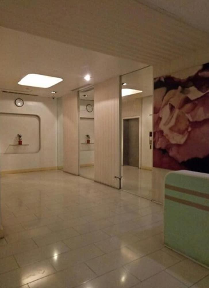 ดรากอนลิงค์ สวีท Hotel Makati City ภายนอก รูปภาพ